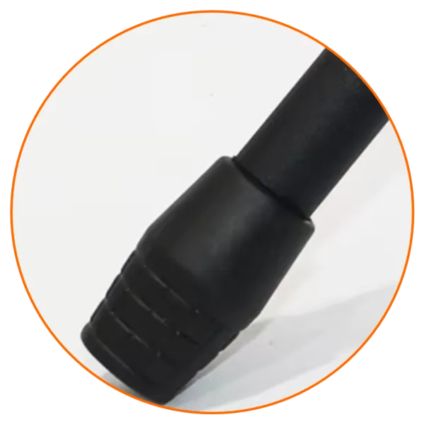 Anti deslizante en patas.